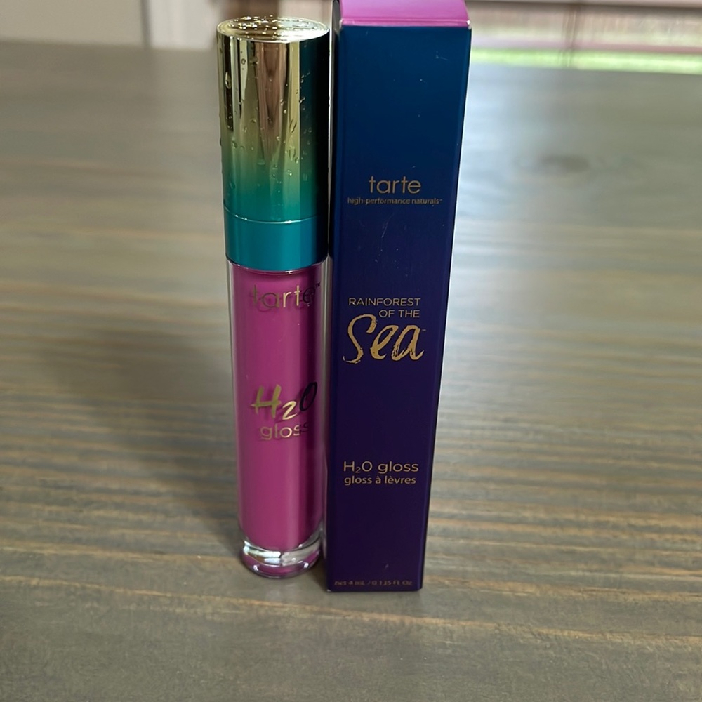 Tarte Rainforest Of The Sea Lipgloss 💄 Shade: Maldives. New in box